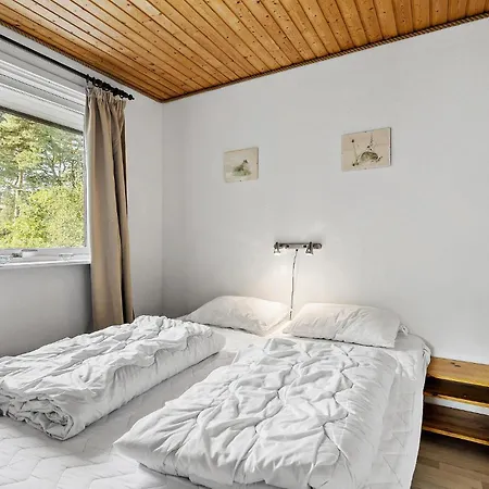 Feriehus Malurtvej Aakirkeby Iv Vester Somarken