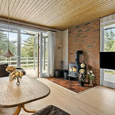 Amazing Home In Aakirkeby With Kitchen Vester Somarken