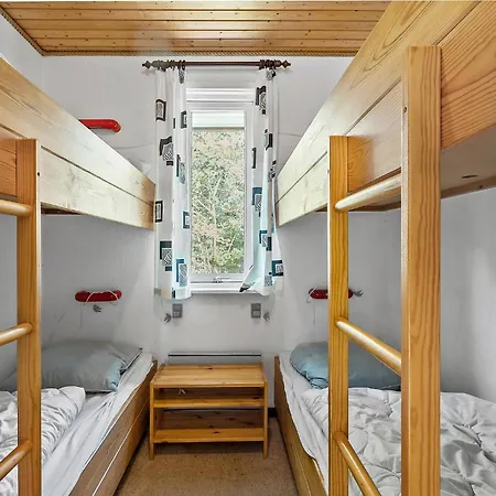 Malurtvej Aakirkeby Iv Feriehus