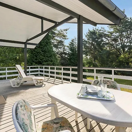 Feriehus Malurtvej Aakirkeby Iv Vester Somarken